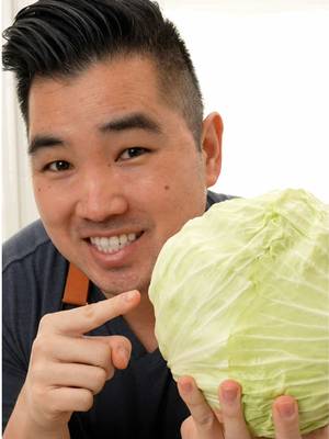 COPYCAT DIN TAI FUNG CABBAGE WITH GARLIC! Because $15 for stir fried cabbage should be a crime  Comment “CJ Recipe” for the full recipe with all of my KEY tips sent straight to your inbox (make you follow me and your message requests are open to ensure you receive it)! https://cjeatsrecipes.com/din-tai-fung-taiwanese-cabbage-with-garlic/ #cjeatsrecipes #EasyRecipes #dintaifung #cabbage 