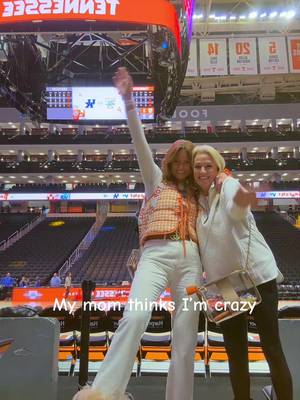 Let’s go sing about the USA #nationalanthem #tennesseevols #ladyvols 
