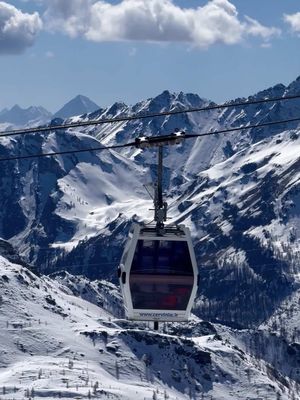 Living la dolce vita  #skiing #skiingtiktok #skitok #skiaesthetic #fyp 
