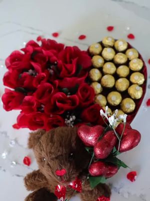 Valentine’s Day doesn’t need to be complicated or expensive to be thoughtful. I made this heart-shaped DIY with faux roses on one side and chocolates on the other, all from @Dollar Tree and kept it under $20. #ad #dollartree It’s simple, intentional, and feels special without the pressure to do too much. If Valentine’s Day has started to feel like another thing to figure out, this is your reminder that less really can be more. Save this if you’re taking Valentine’s Day back this year. ❤️
