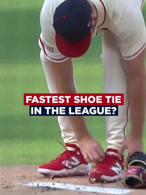 I’ve been making bunny ears all these years??? 🐇🤷 #baseball #MLB #cardinals 