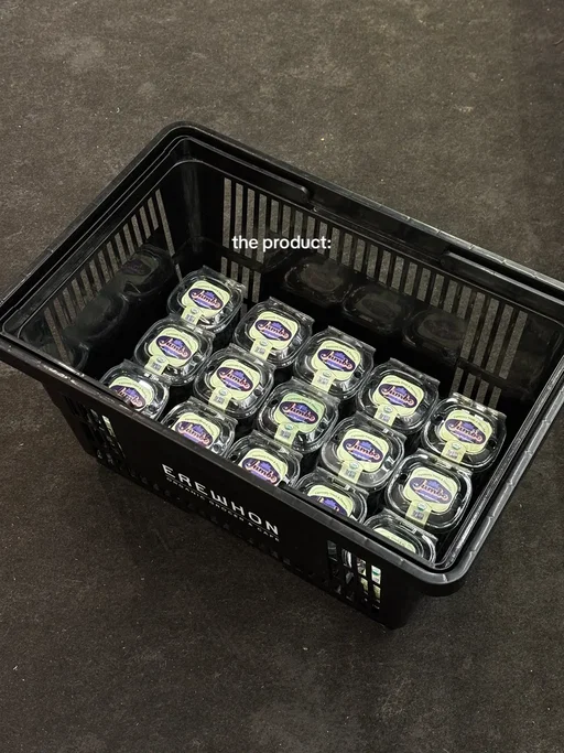 We’re still thinking about this @Erewhon @jheneaiko #erewhon #erewhonsmoothie #jheneaiko #jumboblueberries #losangeles 