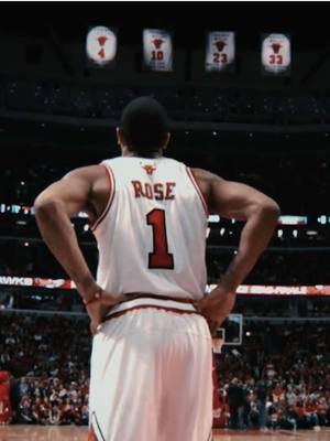 The kid from Englewood is going into the rafters 🌹 #derrickrose #banner #retirement #chicagobulls #legend 