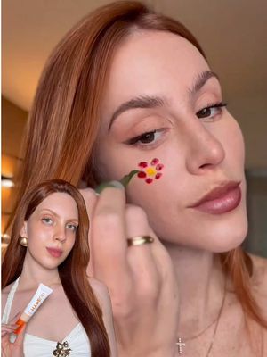 Testando a nova base da Mari Maria ✨ O que vocês acharam?  Eu to apaixonadaaaa!! A cobertura e o acabamento são incríveis e a cartela de cores também, Mari arrasou 🤌🏻 Mais tarde vou soltar o vídeo testando a resistência dela na academia…  #basemarimaria #marimariamakeup #marimaria 