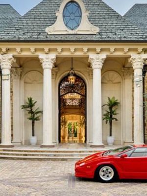 $24,750,000 gets you a gated Alpine masterpiece with nearly 21,000 square feet of unapologetic luxury, heated marble underfoot, a show stopping marble staircase, and serious main character energy at one of New Jersey’s most elite addresses, 31 Rio Vista Drive, Alpine Boro, NJ. #newjersey #luxury #homes #interiors