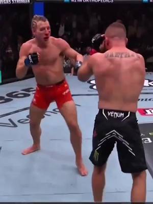 UFC event has insane ending with Justin Gaetje taking the win! #UFC #justingaetje #paddypimblett #danawhite #fyp 
