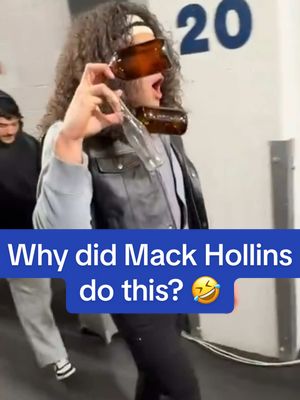 .@Mack Hollins really walked barefoot with bottles ahead of the snowy Patriots-Broncos game lmaooo #broncos  #patriots  #NFLPlayoffs 