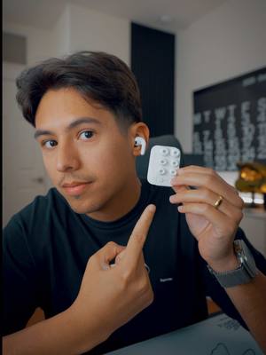 Maybe I need some new earbuds 😐😭 #airpods #airpodspro3 #apple 