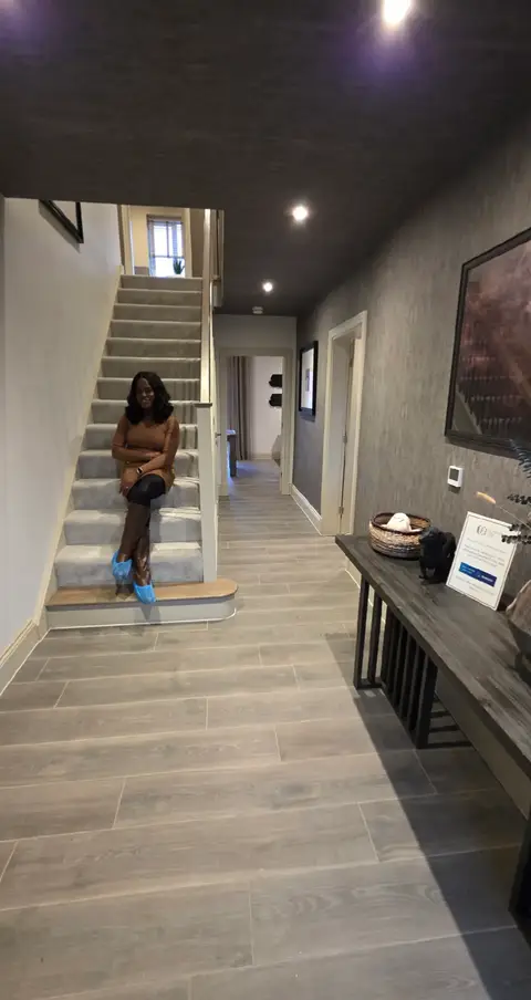 This is what £590,000 gets you in the Uk 🇬🇧  A stunning 5 bedroom show home tour by Cameron Hall (Lots of incentives towards deposit & stamp duty) Would you pay £590,000 for this house type? Yes or no and why? 📌 Check next post for the Upstairs tour. More details in the comment👇