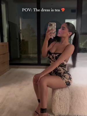 Would you wear this dress for girls’ night out? 💃✨ #FashionNova #NovaBabe #GirlsNightOut #OOTD