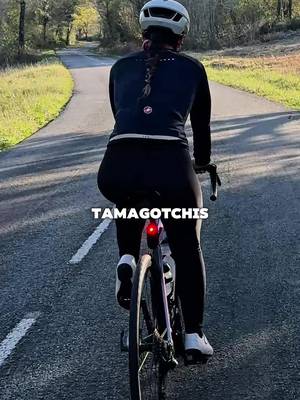 It’s actually so true 🤡 what do you think?  #roadcycling#girlcycling#cyclismefeminin#womencycling#outdoorgirl  