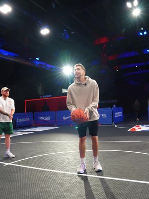 Myself and Miniminter find out which of us is a true baller with money on the line 🏀 @Revolut #RevolutxNBA #NBALondon #PayLikeAPro #ad 