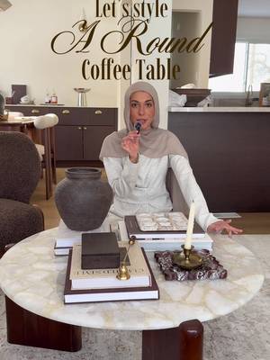 how to style a round coffee table!  #roundcoffeetable #homedecor #neutralhome 
