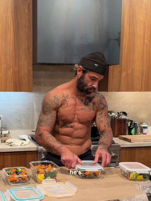 We both handle our own food 👀 I honestly love it because I can focus on my own goals which are completely different and Nate hates being in my way in the kitchen (very him)  So while he’s trying to eat enough calories to maintain his big muskuls I’m currently eating in a slight calorie deficit.  He meal preps at 3 am and I meal prep later in the day so It works perfectly but I love that we grocery shop and eat at the table together whenever we can. Anyone else like this?🙊 My Apricot Sungold ARMRA Muesli (50g protein!)  ⭐️SAVE TO MAKE LATER 1/3 cup rolled oats 1/2 cup raw milk 1/4 cup nonfat Greek yogurt 2 tsp chia seeds 4–6 dried apricots, chopped 1/4 cup toasted pecans 1/2 tsp cinnamon drizzle of honey Mix everything in a jar and let it sit on the counter for at least an hour, or in the fridge overnight. Mix 1 scoop Apricot Sungold @ARMRA colostrum with 1/2 cup milk and pour it over. #armrapartner I love anything apricot and this one is so filling. ENJOY 🤍 #couples #husbandandwife #mealprep #routine 