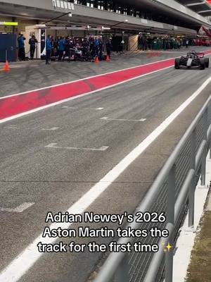 #AstonMartin was sporting an all-black look at the Barcelona Shakedown 🏎️ (via @Formula 1) #F1 #formula1 #espnsocial 