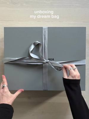 unboxing the ink stained balenciaga rodeo bag 💼 #demna #balenciaga 