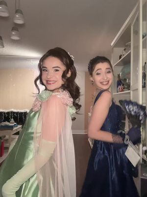 On our way to the Grand Obsidian Masquerade Ball @Netflix #bridgerton #bridgertonseason4 #eloisebridgerton #daphnebridgerton 