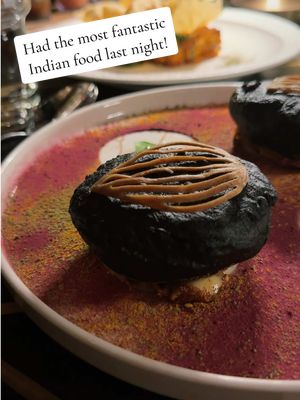 Musaafer NYC was 10 outta 10! Dish standouts: - tuna papad - lamb birria tacos - pani puri - chena dahi vada chaat - onion xuixo - lamb biryani - beef vindaloo #indianfood #finedining 