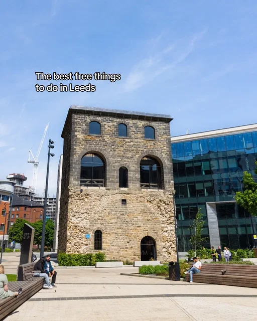 7 THINGS TO DO IN LEEDS THAT DON'T COST 'OWT The best things in life are free – particularly in Leeds. Here's some of our favourite things to do that don't cost a single penny... 🗿 @henrymooreinstitute 📍 74 The Headrow, Leeds LS1 3AH 📚 Leeds Central Library @leedslibraries 📍 Calverley St, Leeds LS1 3AB 🏛️ Mini Museum (Wagon Lifting Hoist) 📍 @Wellington Place Leeds  🚶🏻‍♀️ Leeds Liverpool Canal Walk 📍Start off at Granary Wharf ⚔️ @Royal Armouries Museum 📍 Armouries Dr, Leeds LS10 1LT 🖼️ Leeds Street Art Trail 📍City centre 🎨 Leeds Art Gallery📍 The Headrow, Leeds LS1 3AA