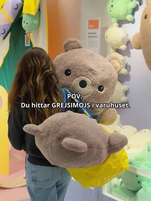 Ditt sign att åka till IKEA! 👀🛒 GREJSIMOJS finns i varuhusen från 30 januari 2026, med undantag av Uppsala. Online och via Click & collect från 13 februari 2026. #IKEASverige #GREJSIMOJS #news #fördig #inspiration
