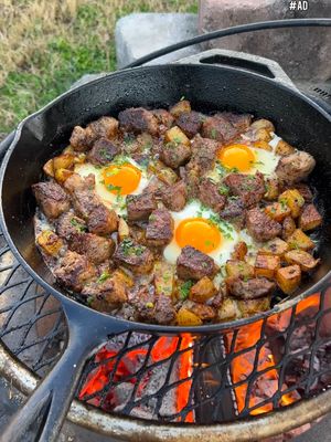 #ad I partnered with @fage to kick off gameday with some Steak & Eggs with Chili Oil Horseradish Cream Sauce all with FAGE #fage Find FAGE Sour Cream Pouches near you: https://usa.fage/where-to-buy Comment “recipe” to get it sent to you! #steakandeggs #steak