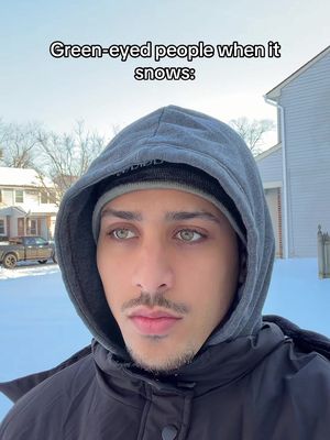 i have green eyes