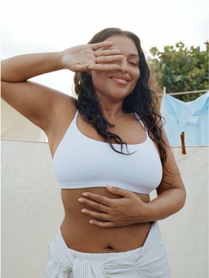 The wind was a paid actor. @paloma elsesser #aritzia #aritziaoutfits #aritziahaul #everydayluxury 