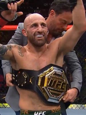 ANNNDDDD STILLLLLL! Alexander Volkanovski takes home the UD victory in the rematch 🏆 #UFC #mma #alexandervolkanovski