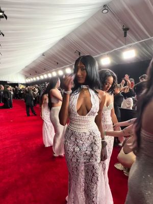 Everyone’s favorite internet girls are here 💫 @KATSEYE is slaying their first #GRAMMYs 