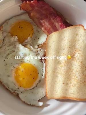 Start your week off right with Lewis Bake Shop’s Keto Bread! #keto #sundayreset 