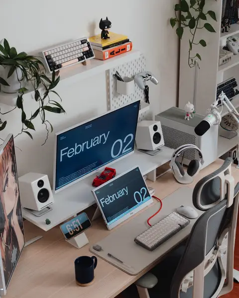 Let’s make February a good one 👌🏾 Wallpaper by @Robert McCombe  #desksetup #pcsetup #GamingSetup #homeoffice #officedecor 