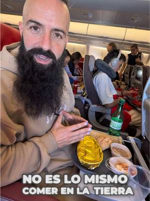 ¿Es lo mismo comer en la tierra que comer en el avión?