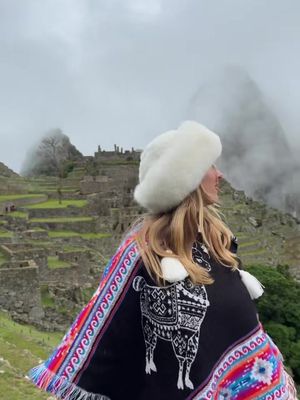 Waiting for the fog to clear🏔️🇵🇪#machupicchuperu 