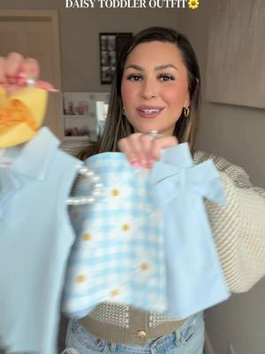 HOW PRECIOUS IS THIS!!🥹😭🌼 #toddlergirloutfit #springtoddleroutfit #toddlergirlmom #springtoddlerclothes #girlmama  Baby girl fashion Spring toddler outfit 