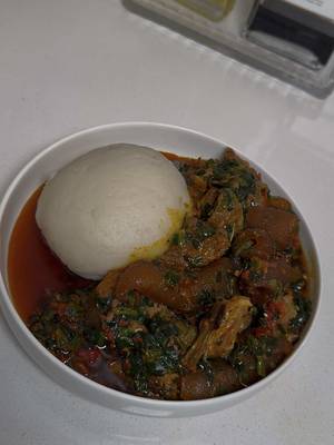 Episode 6 | What I cook as a Nigerian wife. Today I made him poundo yam and Efo riro and he really loved and enjoyed it. #poundoyam #eforiro #nigerianfood #b#vegetablesoup 