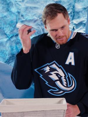 Beauty product knowers 😂👏 #NHL #Utah #Hockey