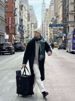 A full day of running around NYC with @Hulken .... honestly, it makes schlepping as effortless as I hoped when I first saw one in the wild!  A large tote that fits your life AND rolls?! Personally, a big fan, especially of this new Matte Black rolling tote and extra durable material — what do you guys think?  #hulken #hulkenbag #nyc