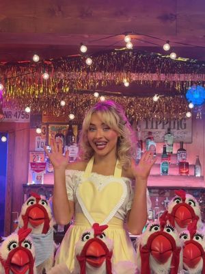 Muppets Streaming now on @disneyplus! watch the premiere tonight on @abc at 9pm ET/6pm PT! 💛