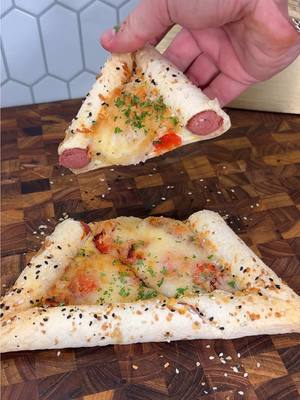 Replying to @DavidinoDade Easy breakfast pizza 🍕 #satisfying #Recipe #tiktokfood