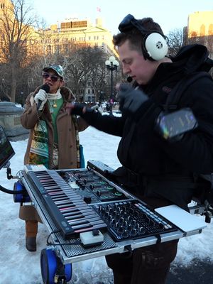 Earlier this week, Good Morning America did a small segment on me & the rig. I didn't think too much of it until this woman @luckysunsets pulled up - the first person ever to recognize me not from social media, but from broadcast cable lmao. We made a pretty fitting track in honor of the freezing winter we're having here in NYC - she absolutely crushed it!! 🙌🔥