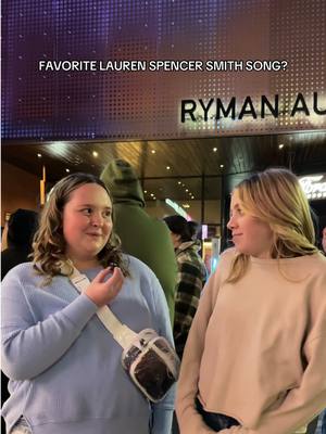 What a beautiful day to be a @laurenspencersmith fan waiting for doors to open at the Ryman 🤩