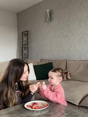 Anais showing that snack time isn’t just for the kids! 