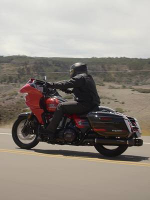 Race inspired. Street smasher. The 2026 Harley-Davidson CVO Road Glide ST finds a rhythm fast. The moto-bar setup, the six-inch risers, the clean bite of the floating rotors. Once it’s rolling, it feels like the bike is zeroing in on whatever stretch of asphalt is still untouched ahead of you. Hit the link in bio. #HarleyDavidson