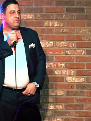I love my wife! Calgary- Come out next Wednesday, Feb 11th to @laughshopyyc for some laughs! I don't want no problems 🚫 #comedytour #comedian #comedy