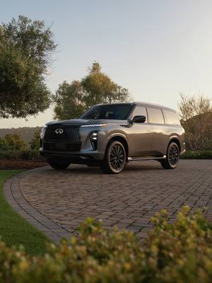 Technology that leads. Design that follows no one. That’s QX80 energy.