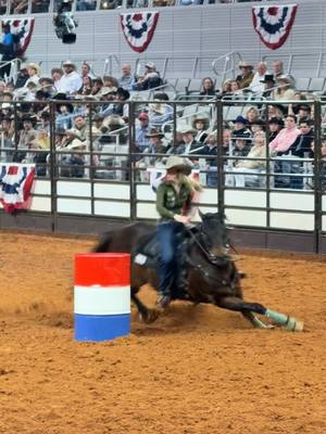 Acey Pinkston is the fastest cowgirl of the night inside Dickies Arena! 👏🔥 Her 16.30-second run rockets her to the top of the leaderboard and sends her straight to the Fort Worth Stock Show & Rodeo Finals on Saturday!