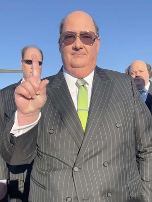 If you tag @Brian Baumgartner and say “hi Brian #1" he'd really appreciate it briansparty.com