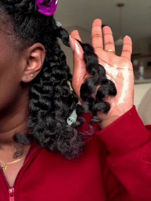 Sigh, in a natural hair SLUMP. Haircut me immediately please. #naturalhair #type4hair