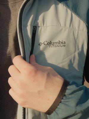Polar bear-inspired technology in your fleece jacket. Yes, really. Columbia Sportswear's Omni-Heat Arctic insulation system absorbs solar heat for advanced, high-efficiency warmth in cold conditions. The Arctic Crest is one powerful performance fleece.