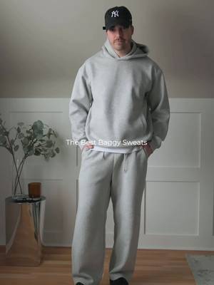 Best baggy sweats out there.  #sweatpants #oversized #hoodie #mensfashion #casualoutfits  @UNIQLO Canada 